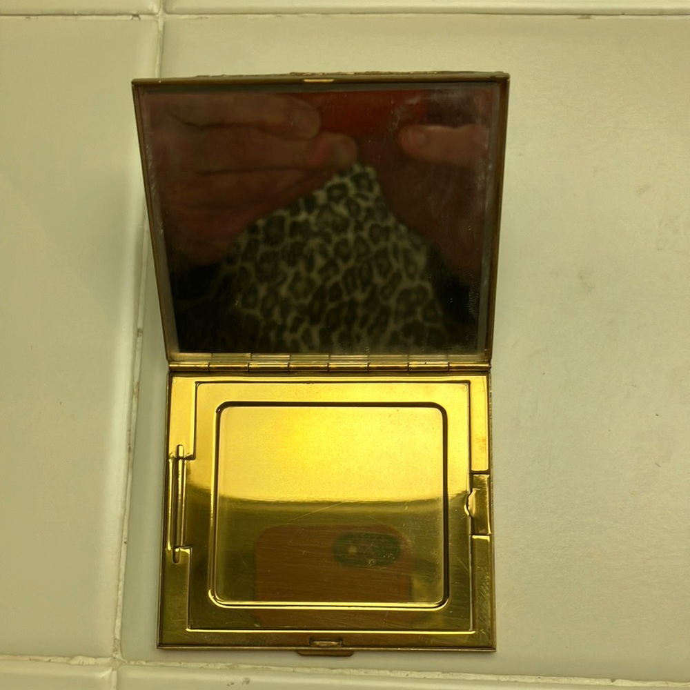 Vintage Rhinestone Compact - Picture 2 of 4
